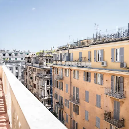 The Chandelier Daire Cenova