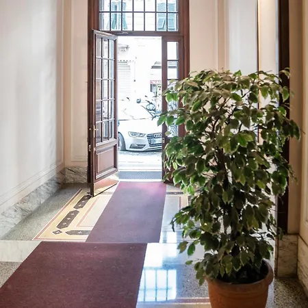 The Chandelier * Cenova