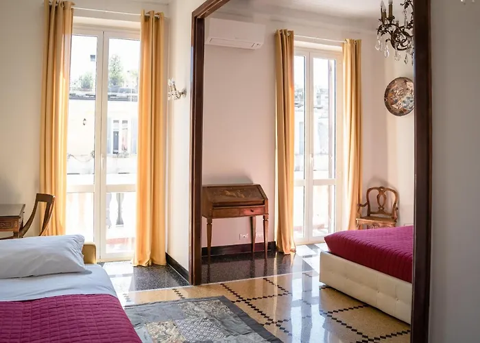 The Chandelier Apartman Genova