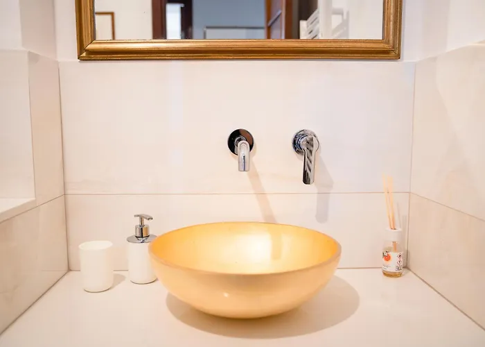 The Chandelier Apartman *