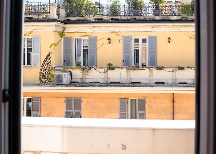 The Chandelier Apartman Genova