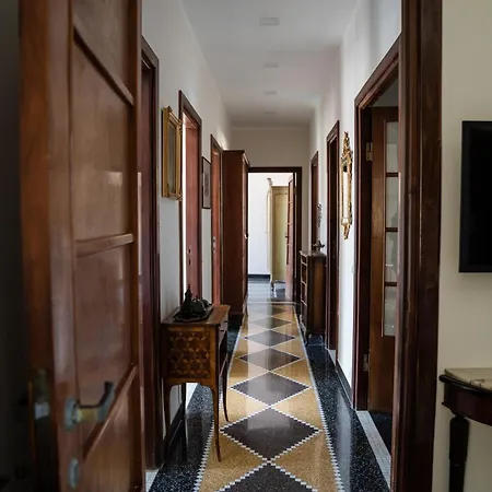 The Chandelier 热那亚