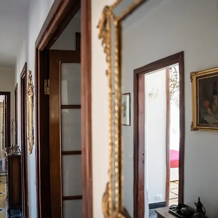 Appartement The Chandelier Genua